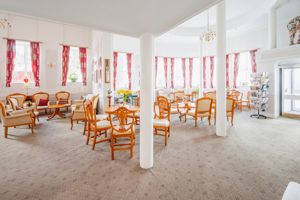 RESIDENTS LOUNGE- click for photo gallery